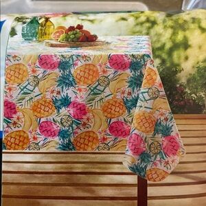 MAINSTAYS Pineapple Tropical Tablecloth, 60x84 PEVA,  White Yellow